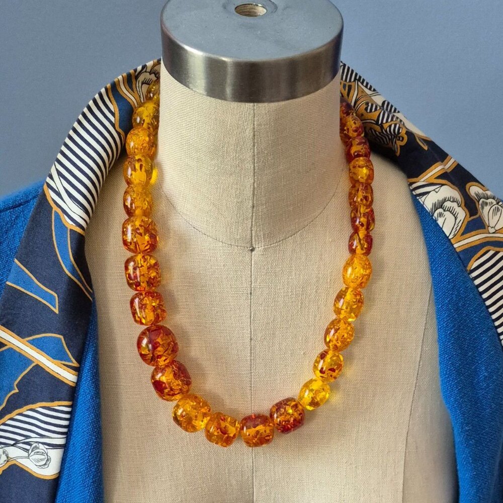 1960's Graduated Amber Beaded Necklace